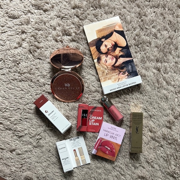 Lip and Cheek Makeup Set w/ Travel Mirror! - Picture 1 of 1